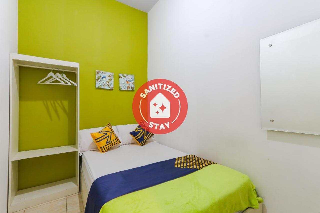 Spot On 2332 D'Green Homestay Banyuwangi  Exterior photo