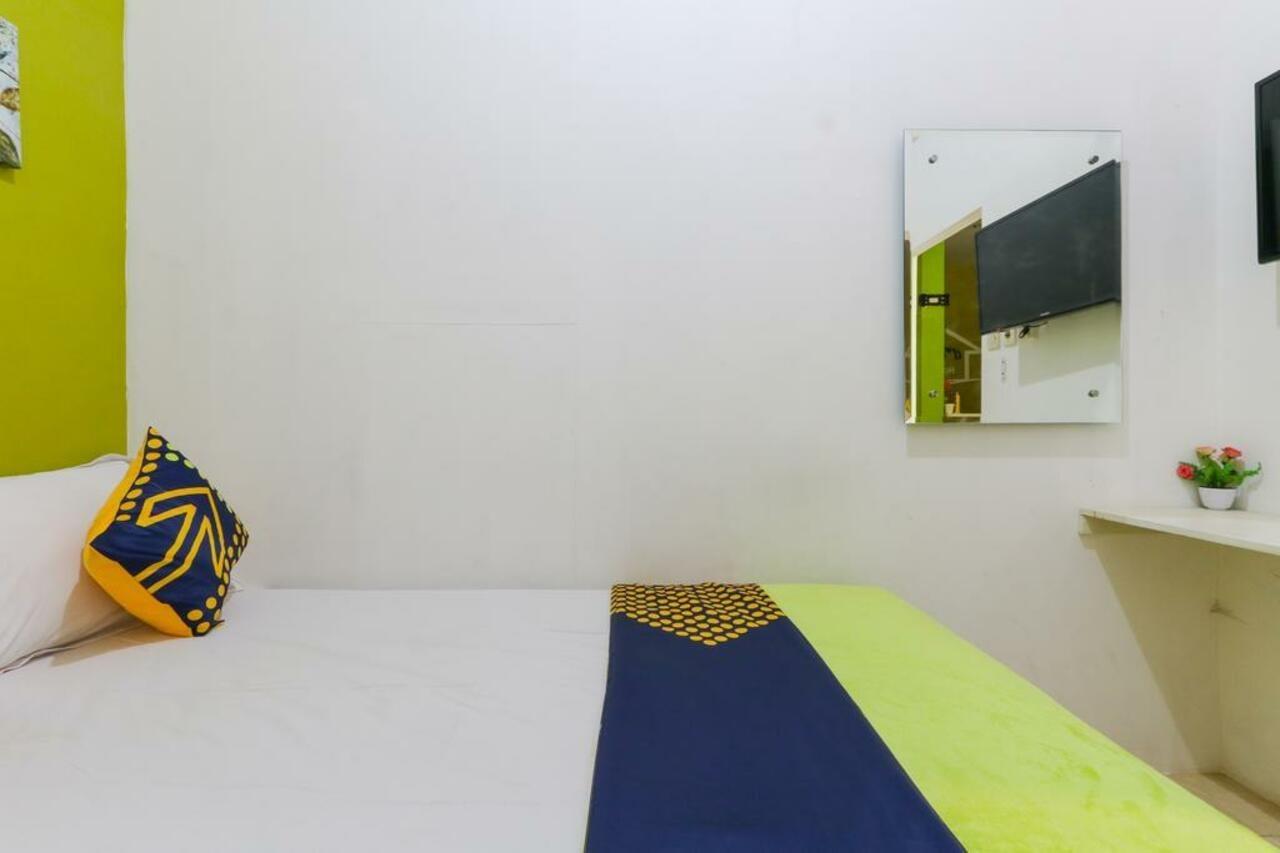 Spot On 2332 D'Green Homestay Banyuwangi  Exterior photo